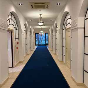 入口入ってすぐの青い道がとっても可愛かった。