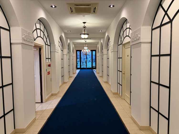 入口入ってすぐの青い道がとっても可愛かった。