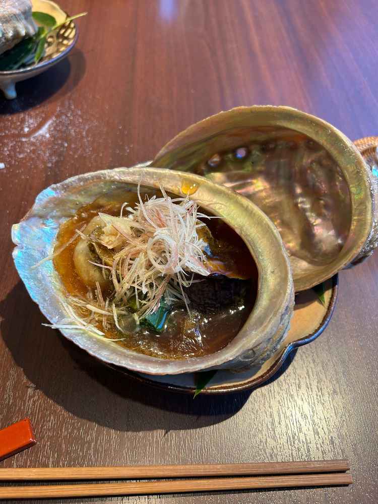 料理長自ら運んで頂いた料理です。とても美味しく頂きました。