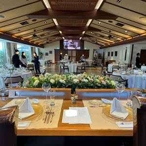 2階の披露宴式場の新郎新婦席から見た様子