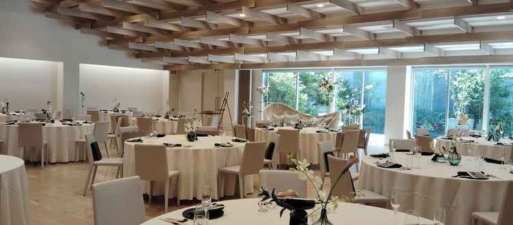 披露宴会場。大きめサイズの方の披露宴会場です。