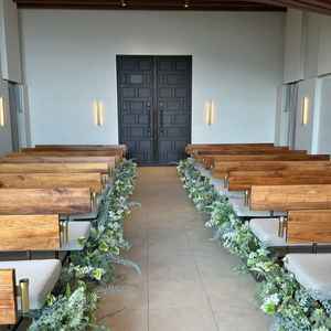 チャペルで天井の雰囲気も見えるみなとみらいの景色も良かった。