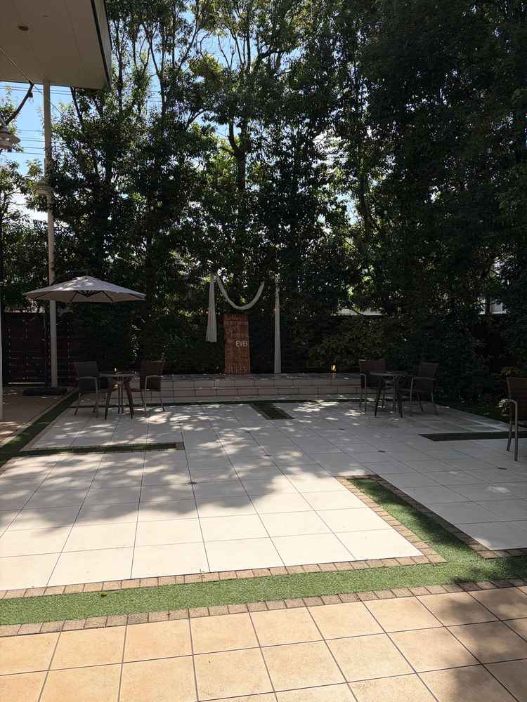 中庭、フラワーシャワーなどで使用する事が多い