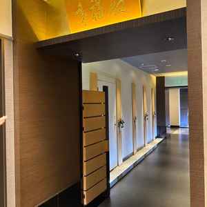 挙式会場までに廊下を設けてあったため、洋風のフロアから雰囲気がガラリと変わりました。