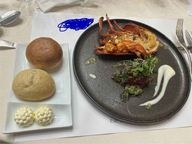 メインが和風、洋風と選べてよかった。オレンジのバターも好みでした。