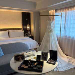 当日はホテルのお部屋でヘアメイク等の準備をできるそうです。