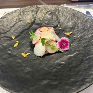 ぶり大根というメニューでしたが、フレンチ風にアレンジしてあり、和風テイストでしたがお箸でいただけた。