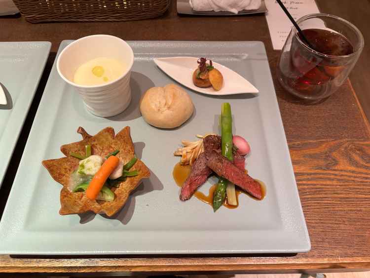 フェアの試食で頂いた食事です。どれもとてもおいしかっです。