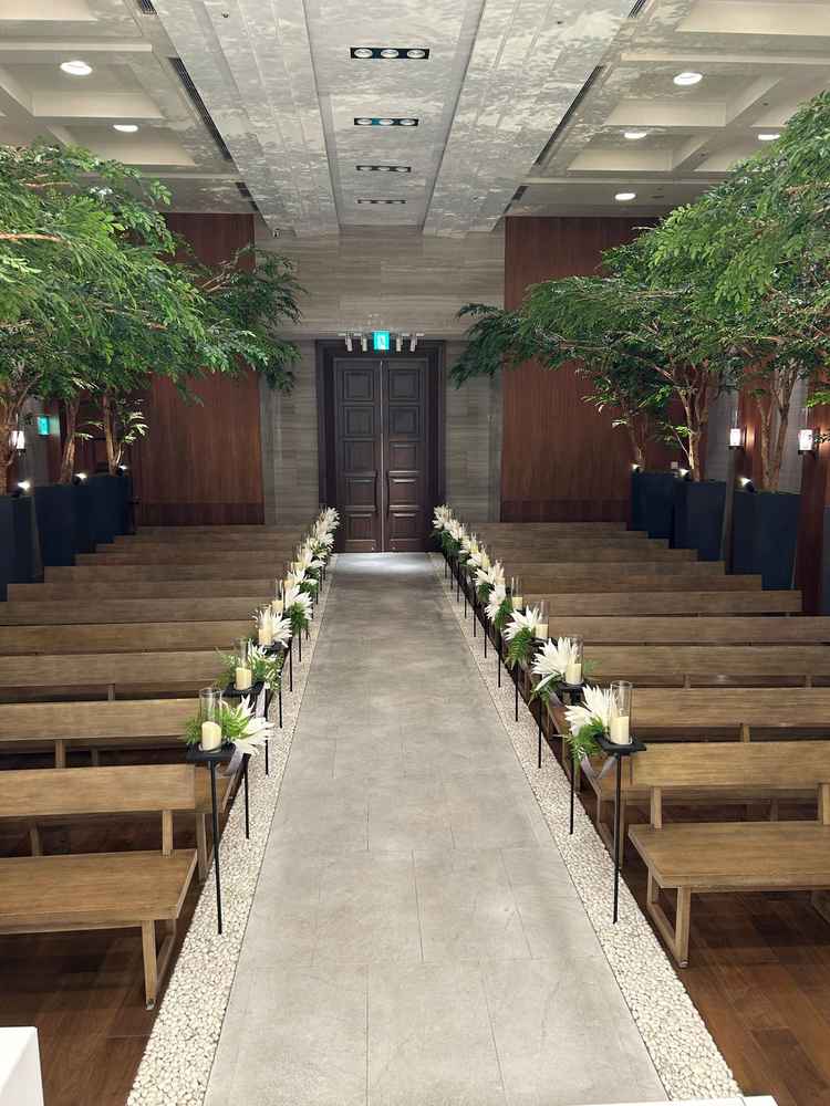 チャペルは緑が多く開放的でした。