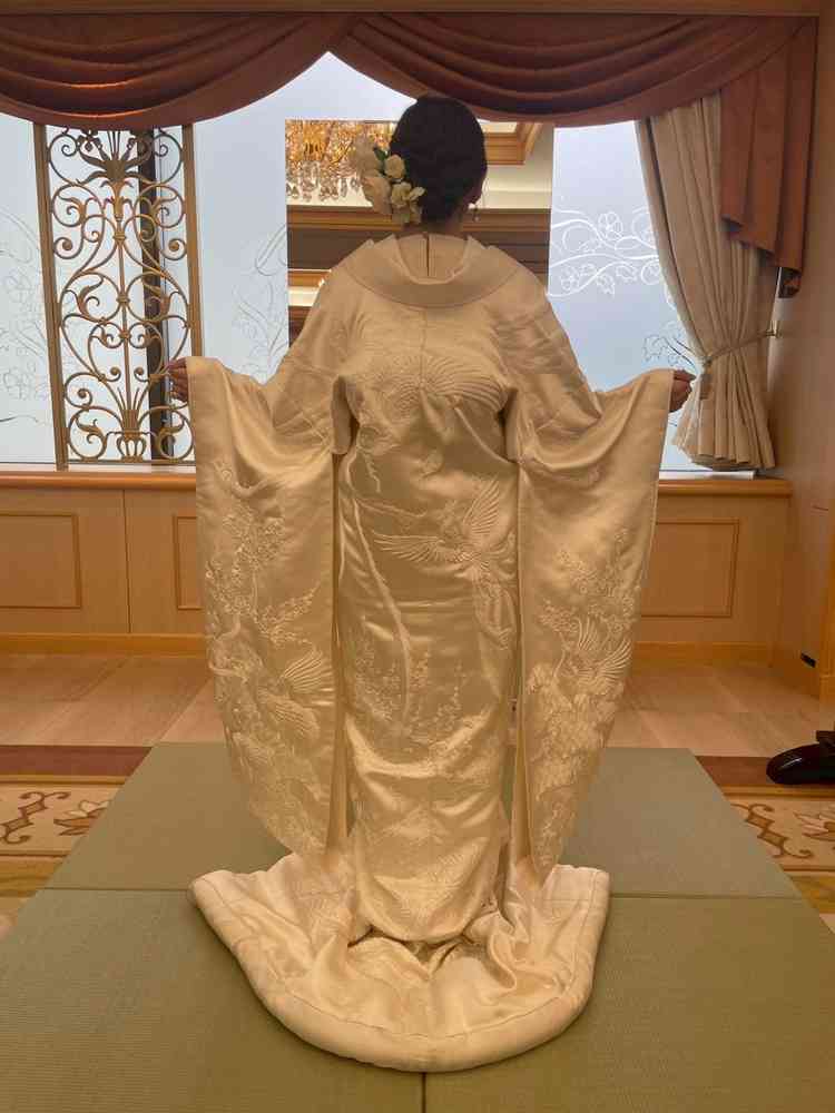 白無垢を試着させていただきました。