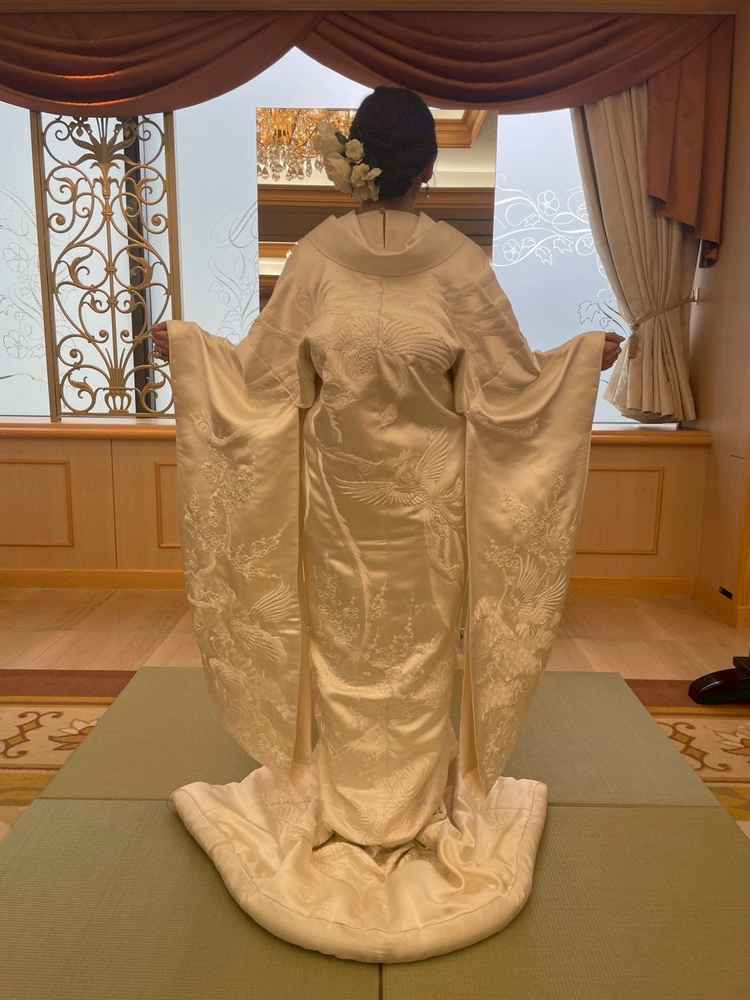 白無垢を試着させていただきました。
