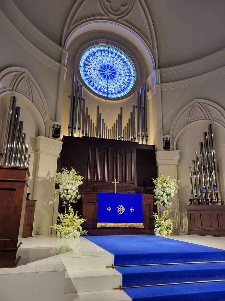 ステンドグラスがとても綺麗でした。