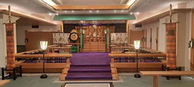 神前式での挙式も可能。質素すぎず、和装もしっかり映える。