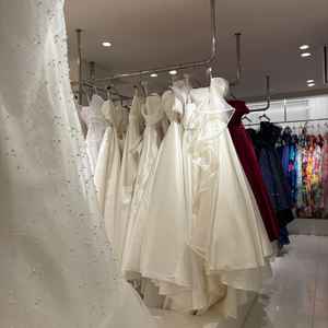 ドレスサロンの写真。