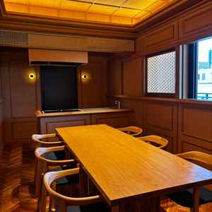 ななつ星列車の内装をイメージしたお部屋