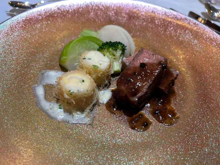 試食でいただいたお肉料理です。柔らかくて美味しかったです。