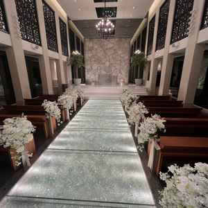 チャペル正面が石畳の珍しいデザインになっていました。