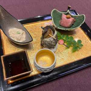 料理が華やかな和食の印象。