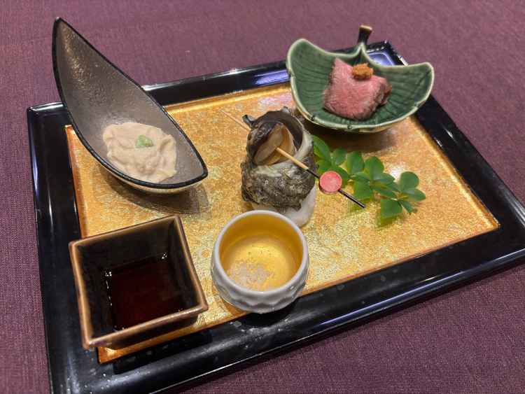 料理が華やかな和食の印象。