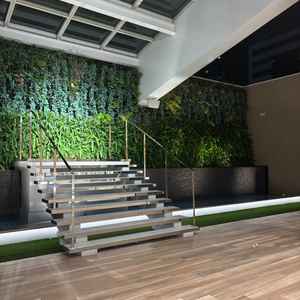 披露宴会場のテラス。会場と繋がっていて開放感があり、写真をたくさん撮るスポットになり好印象。