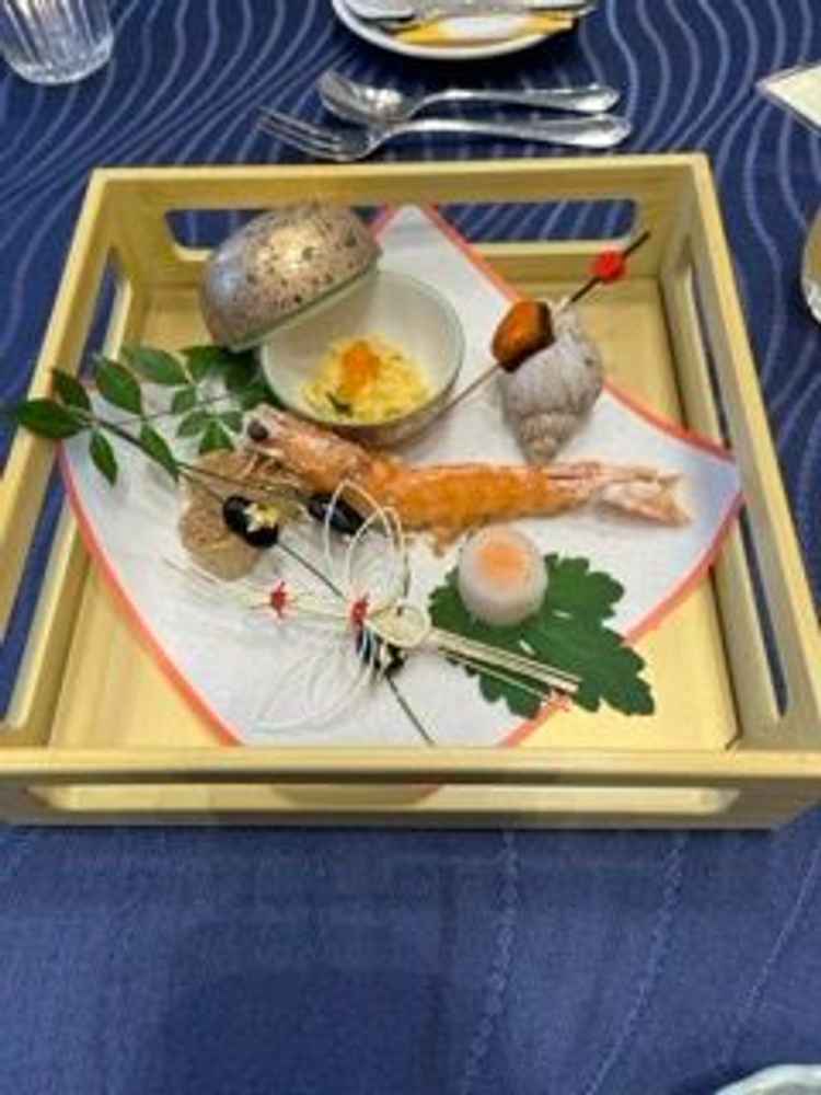 最も高額コース「花結」の前菜5種盛り。見た目の華やかさがあった。