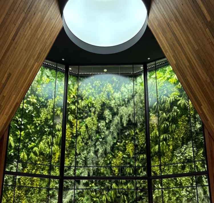 チャペルのメインスタンドの様子