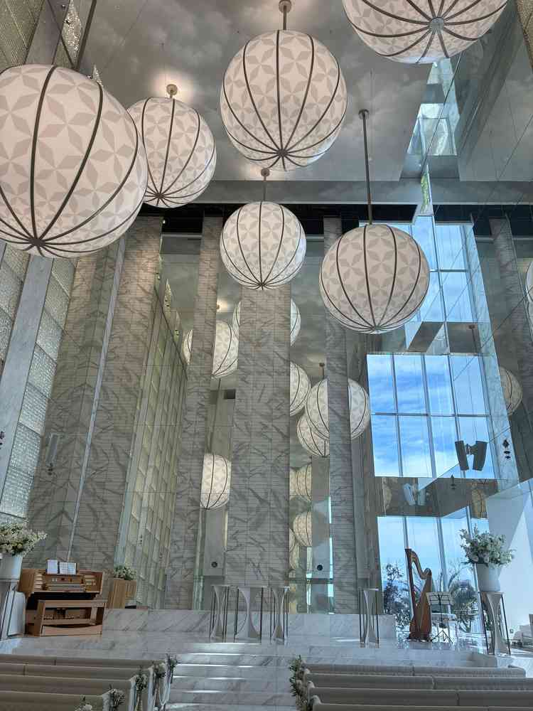 天井のオブジェが素敵でとても良い雰囲気でした。