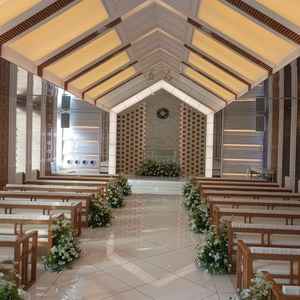 自然光がはいるチャペル