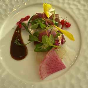 燻製の香り漂う前菜