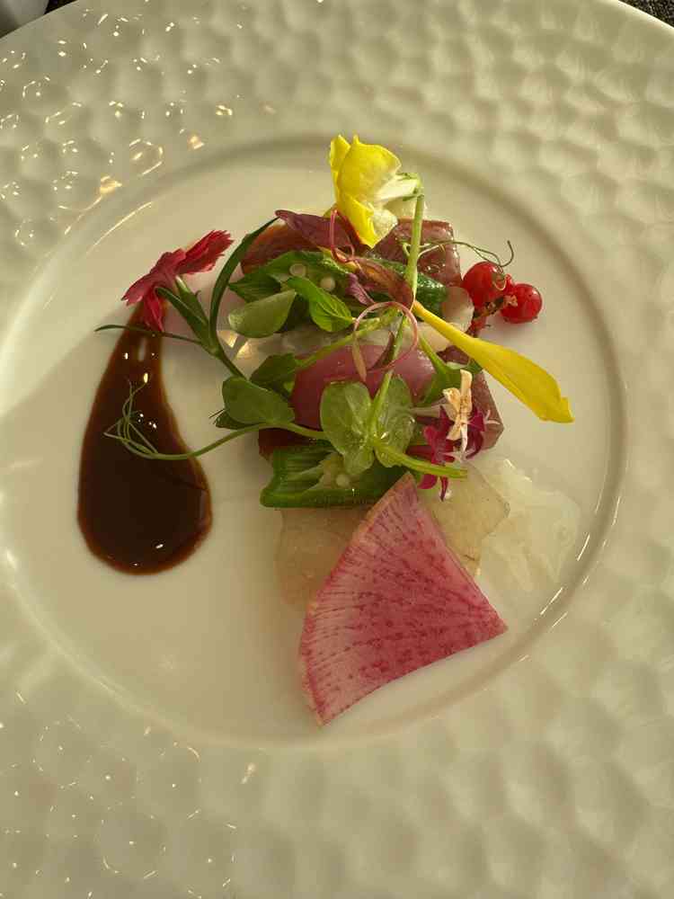 燻製の香り漂う前菜