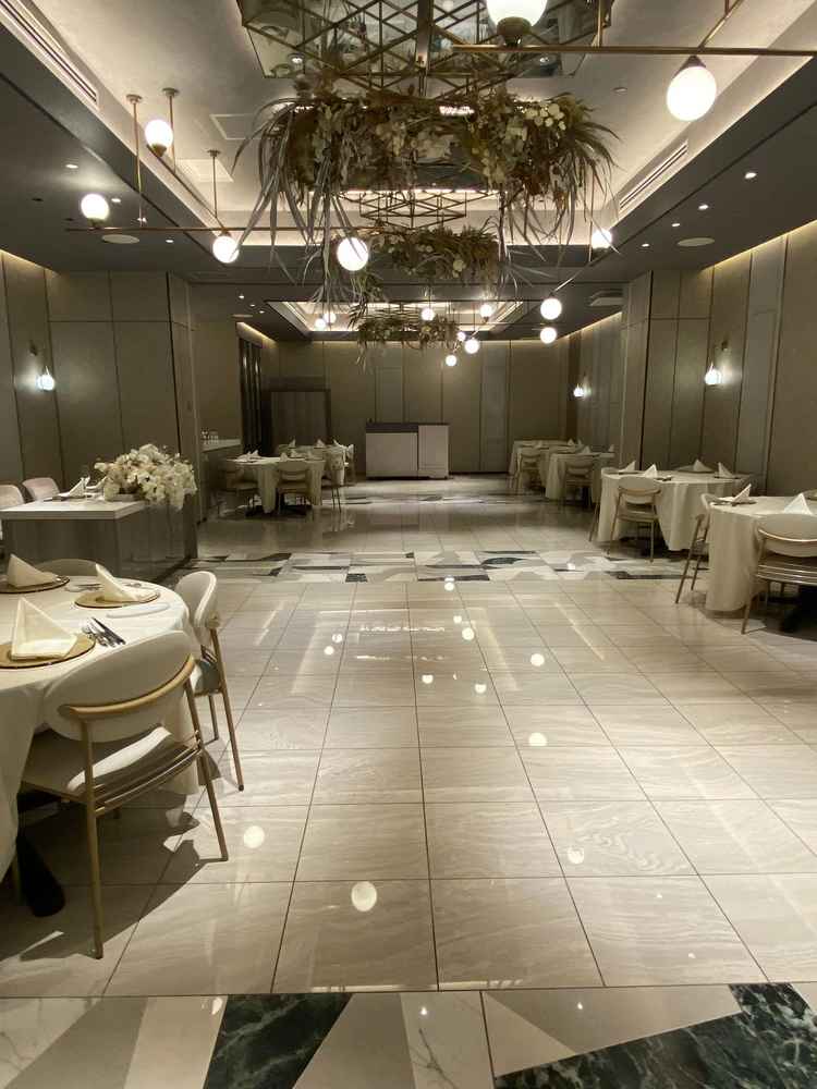 パーティー会場です。少し広めに感じました。