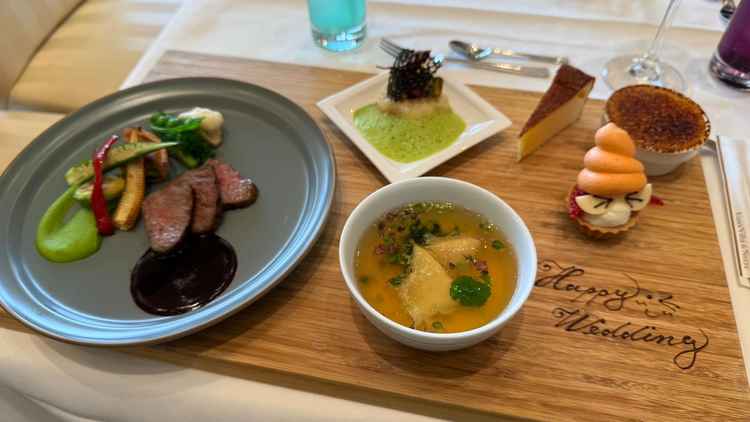 料理もフルで用意してくれ、イメージがつきやすかった。とても美味しかった。