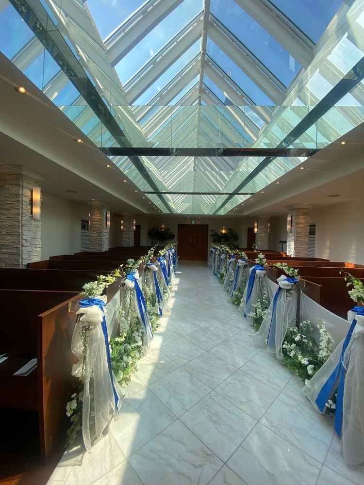 自然光が降り注ぐチャペルは圧巻！