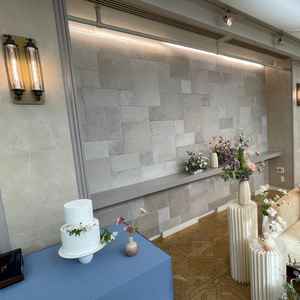 ラトリエ サンティールの高砂は居心地の良いソファ