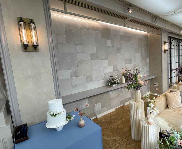 ラトリエ サンティールの高砂は居心地の良いソファ