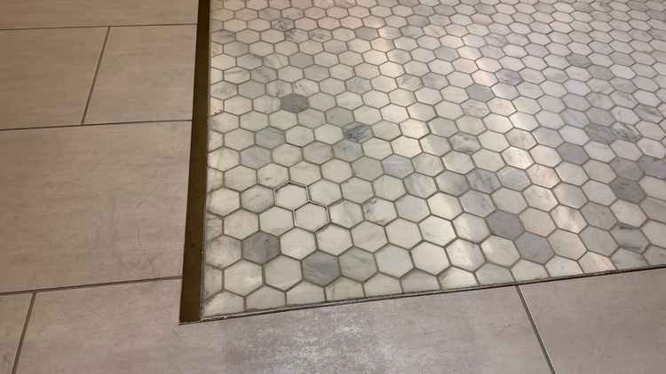 バージンロードにはめこめる石は他の会場にはない体験で、特別感があり良かった。