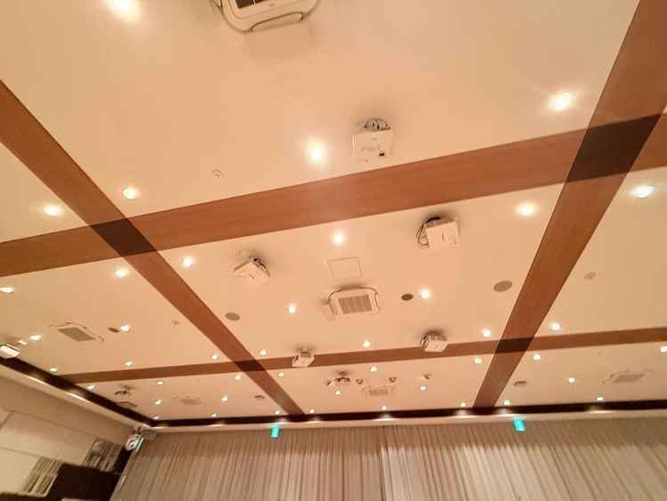 プロジェクションマッピングを実施できるプロジェクター