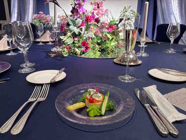 いただいたお料理の一つ。見た目も美しい前菜で、非常に美味しかったです。