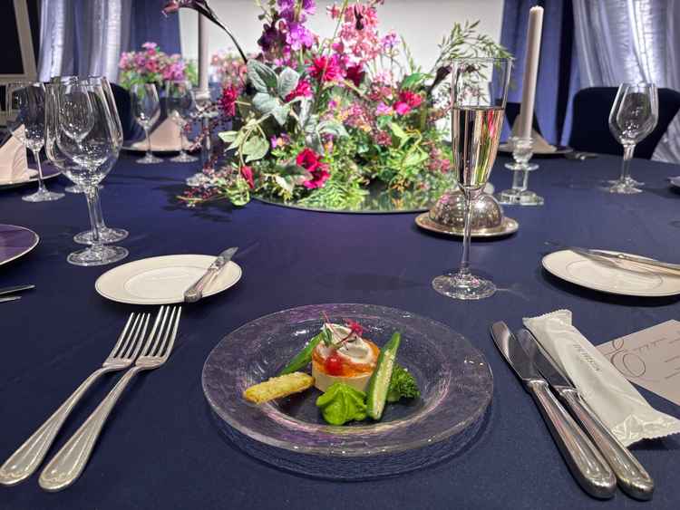 いただいたお料理の一つ。見た目も美しい前菜で、非常に美味しかったです。