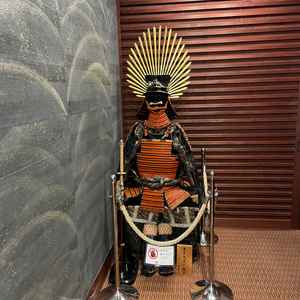 迎賓館内にある豊臣秀吉の甲冑。目を引き、とても印象に残った。