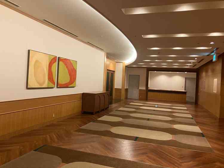 通路に思い出の写真を飾ることできます