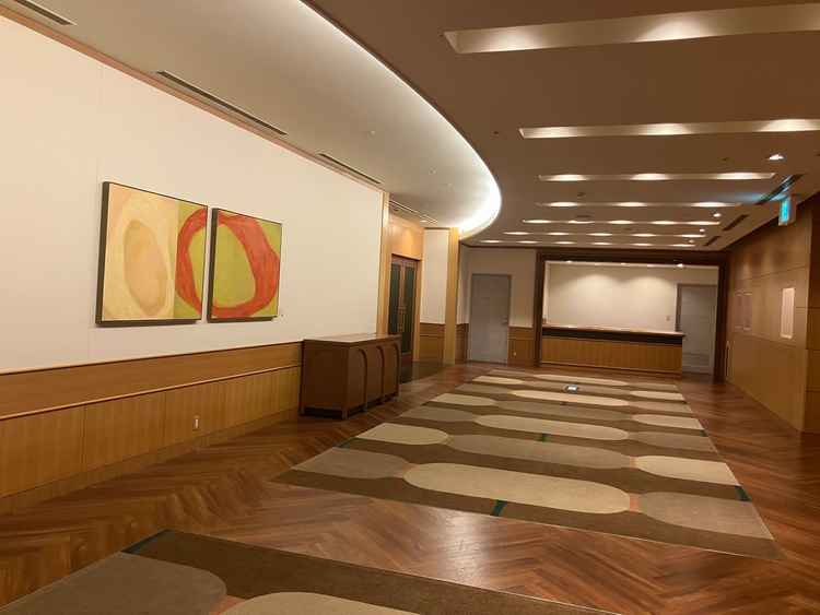 通路に思い出の写真を飾ることできます