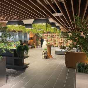 挙式会場横にある空間。こちらで挙式後ベールをつけた状態でゲストと写真を撮れる。