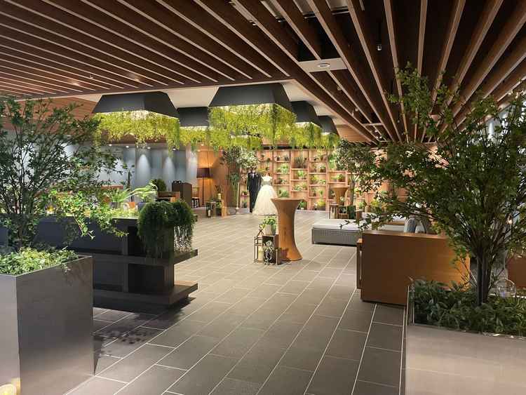 挙式会場横にある空間。こちらで挙式後ベールをつけた状態でゲストと写真を撮れる。