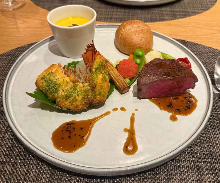 コースのお料理は十分美味しかったです。