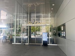 エントランスを案内されました。ビルインのため、初訪問時少しわかりづらかったです。