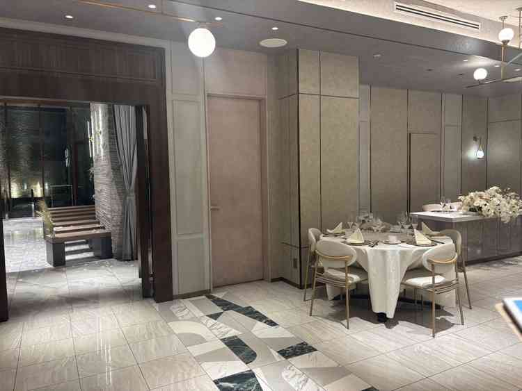 チャペルから披露宴会場が非常に近いので、ゲストにも動線の良さを喜ばれそうな気がします。