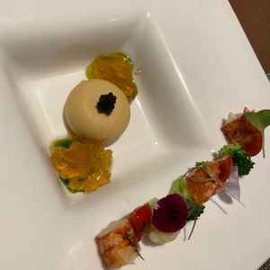 前菜になります。料理に自信があるとのことで、実際にいただいたところ、前菜からとてもおいしかったです。