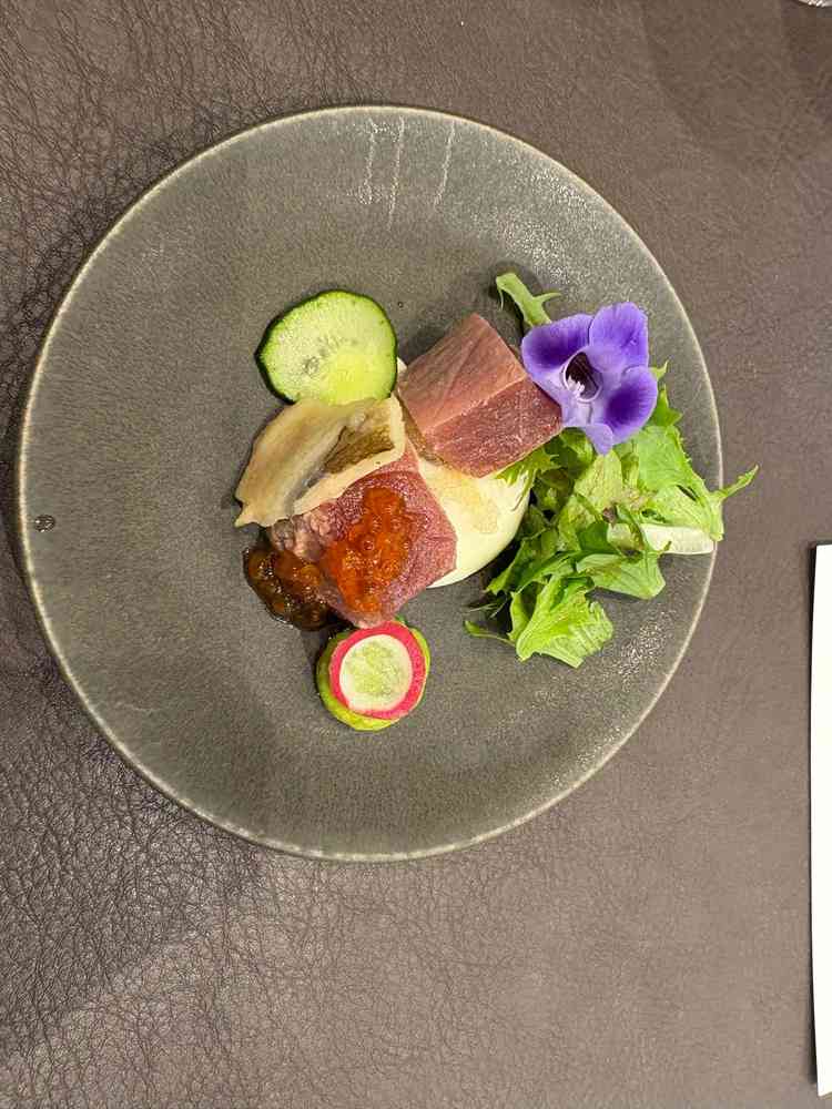 フレンチと和風を掛け合わせたお寿司