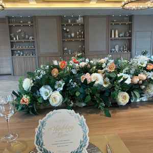 披露宴会場の高砂から見た写真。ゲストとの距離が近いと感じた。